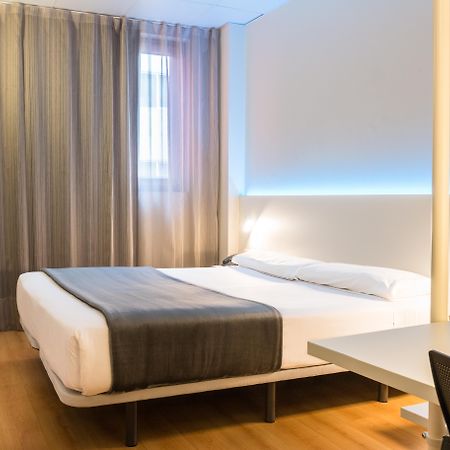 Vertice Roomspace Madrid Luaran gambar