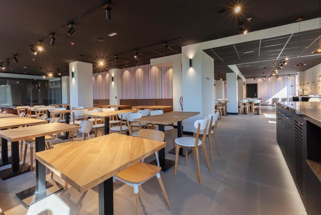 Vertice Roomspace Madrid Luaran gambar