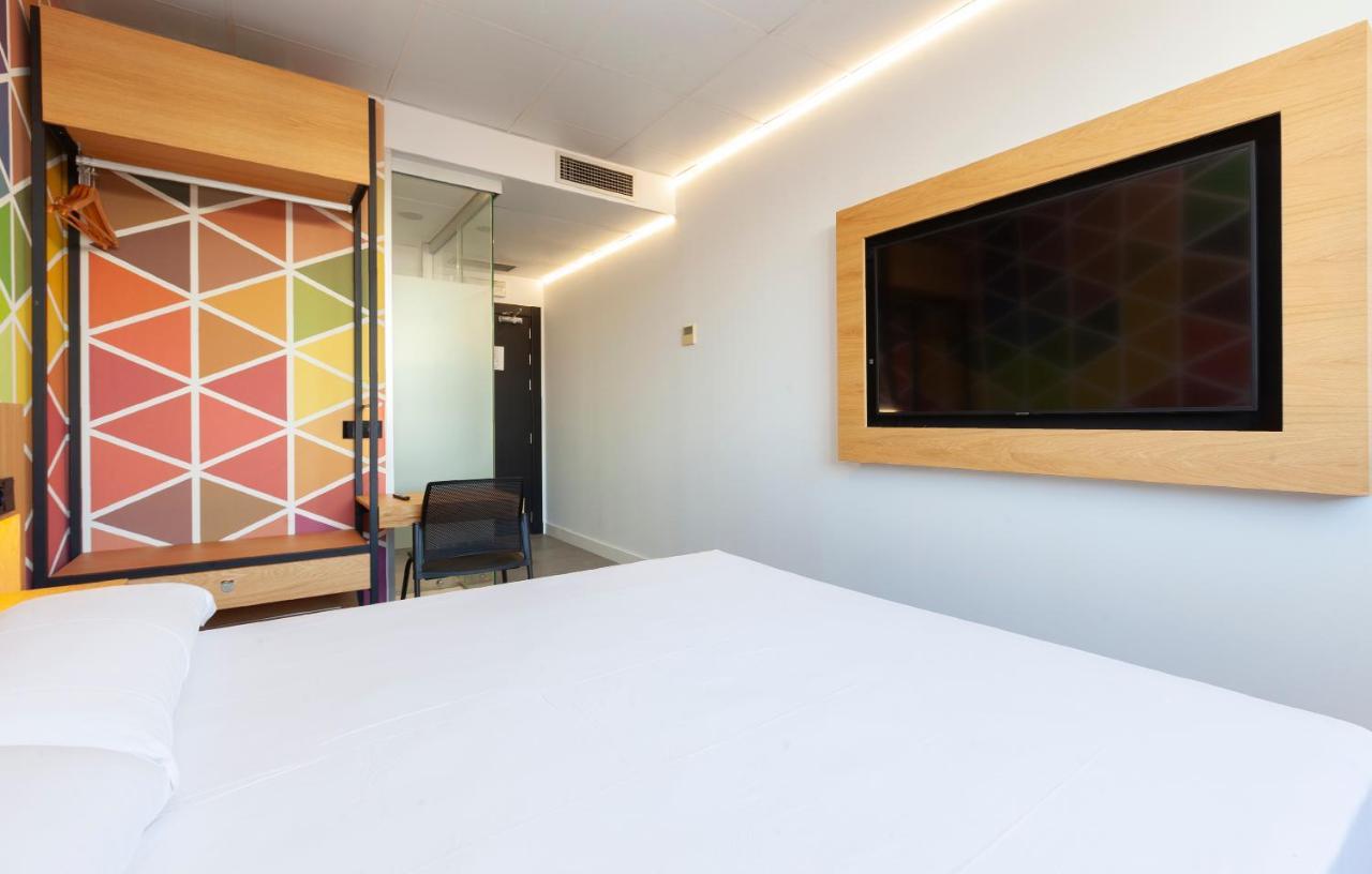 Vertice Roomspace Madrid Luaran gambar