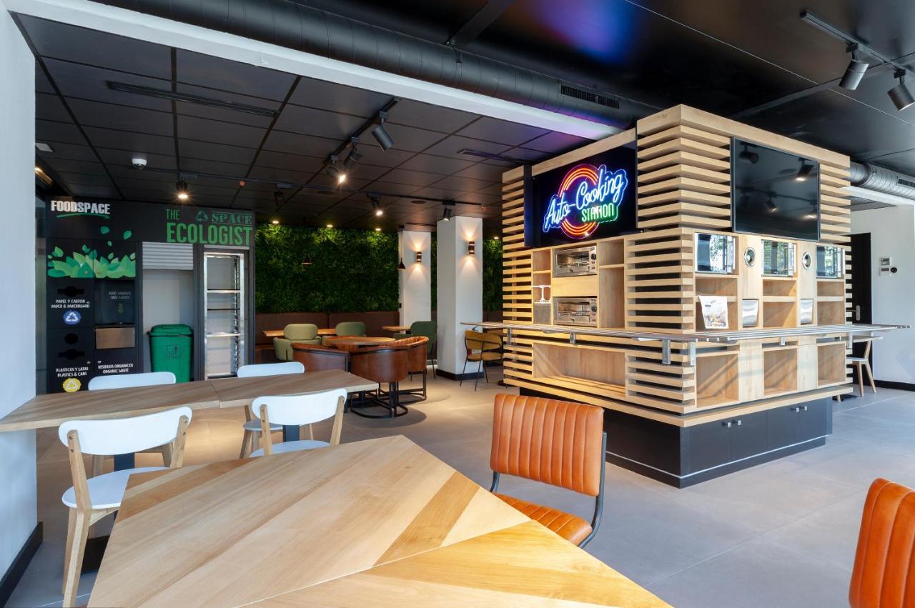 Vertice Roomspace Madrid Luaran gambar