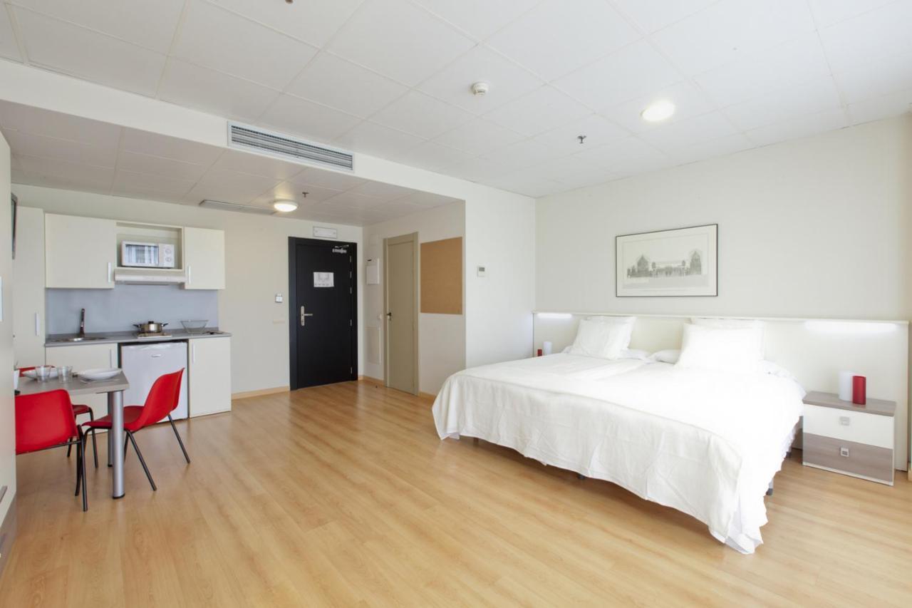 Vertice Roomspace Madrid Luaran gambar