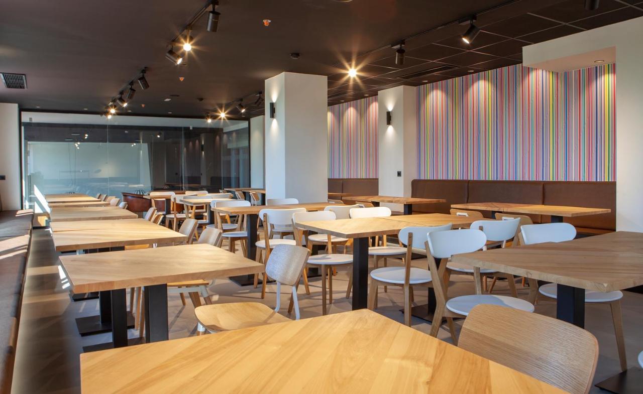 Vertice Roomspace Madrid Luaran gambar