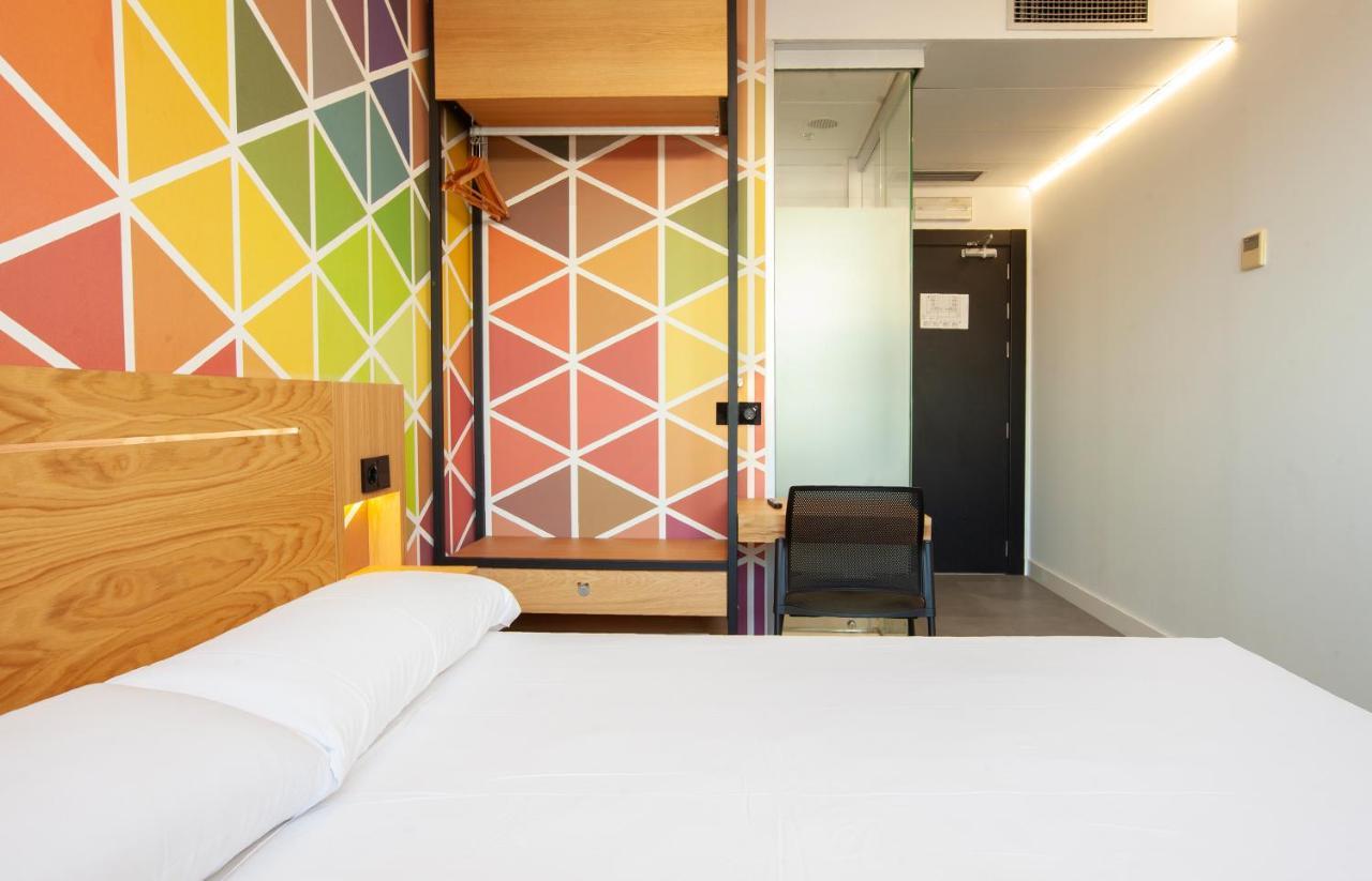 Vertice Roomspace Madrid Luaran gambar